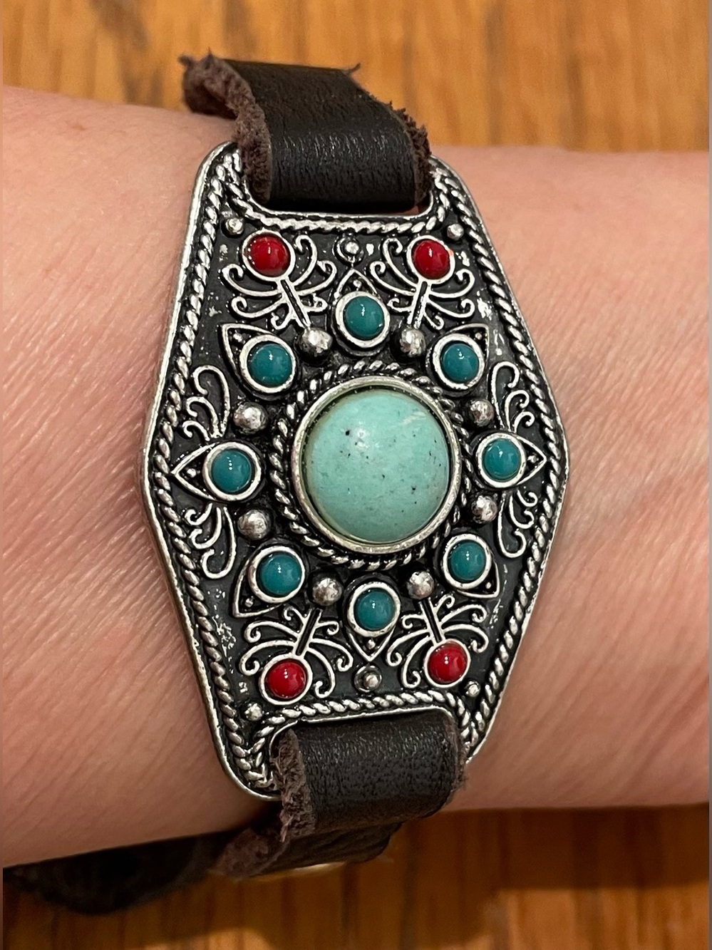Vintage Lucky Brand Turquoise & Red Gemstones & Leather Bracelet Excellent Shape